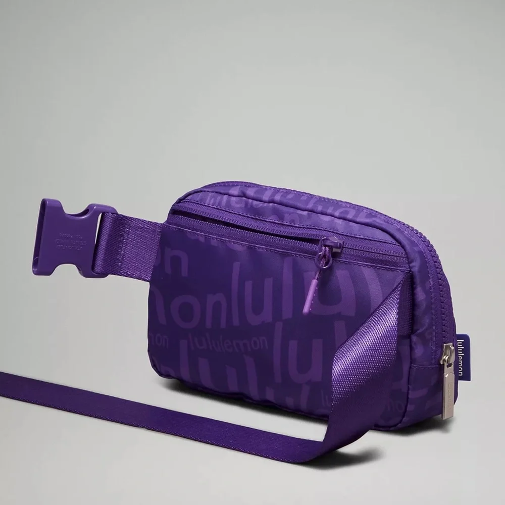 Lululemon 🍋 New everywhere belt bag Wobbly Wordmark , Atomic Purple Petrol NWT - Picture 4 of 7